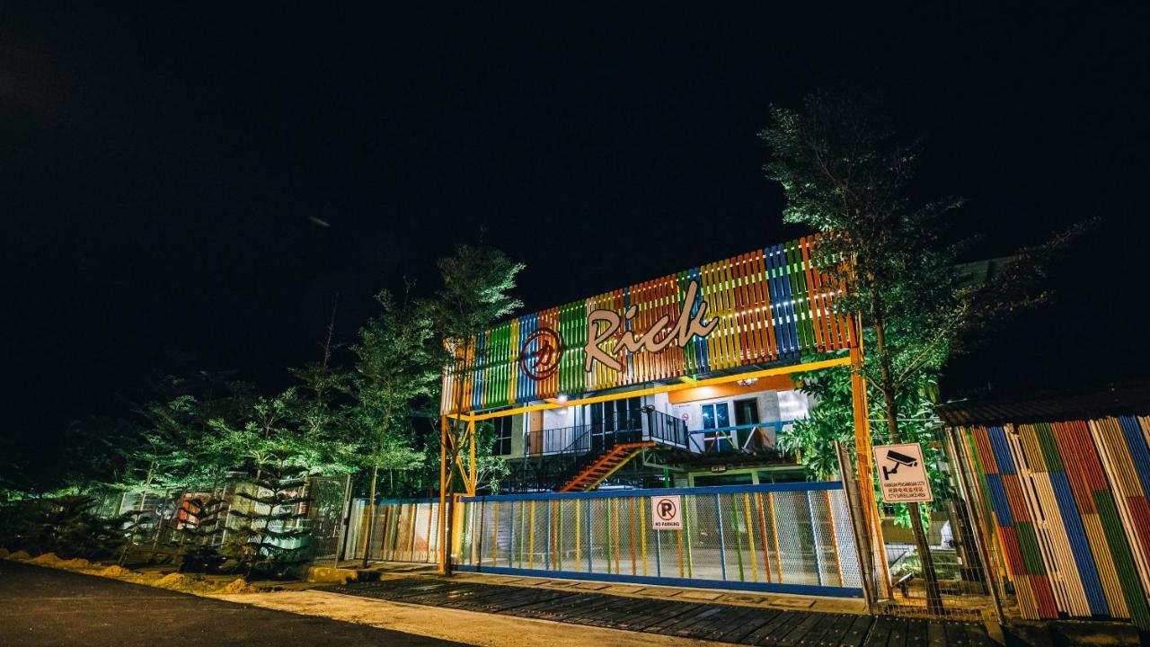 Rick Resort Teluk Intan Exterior foto